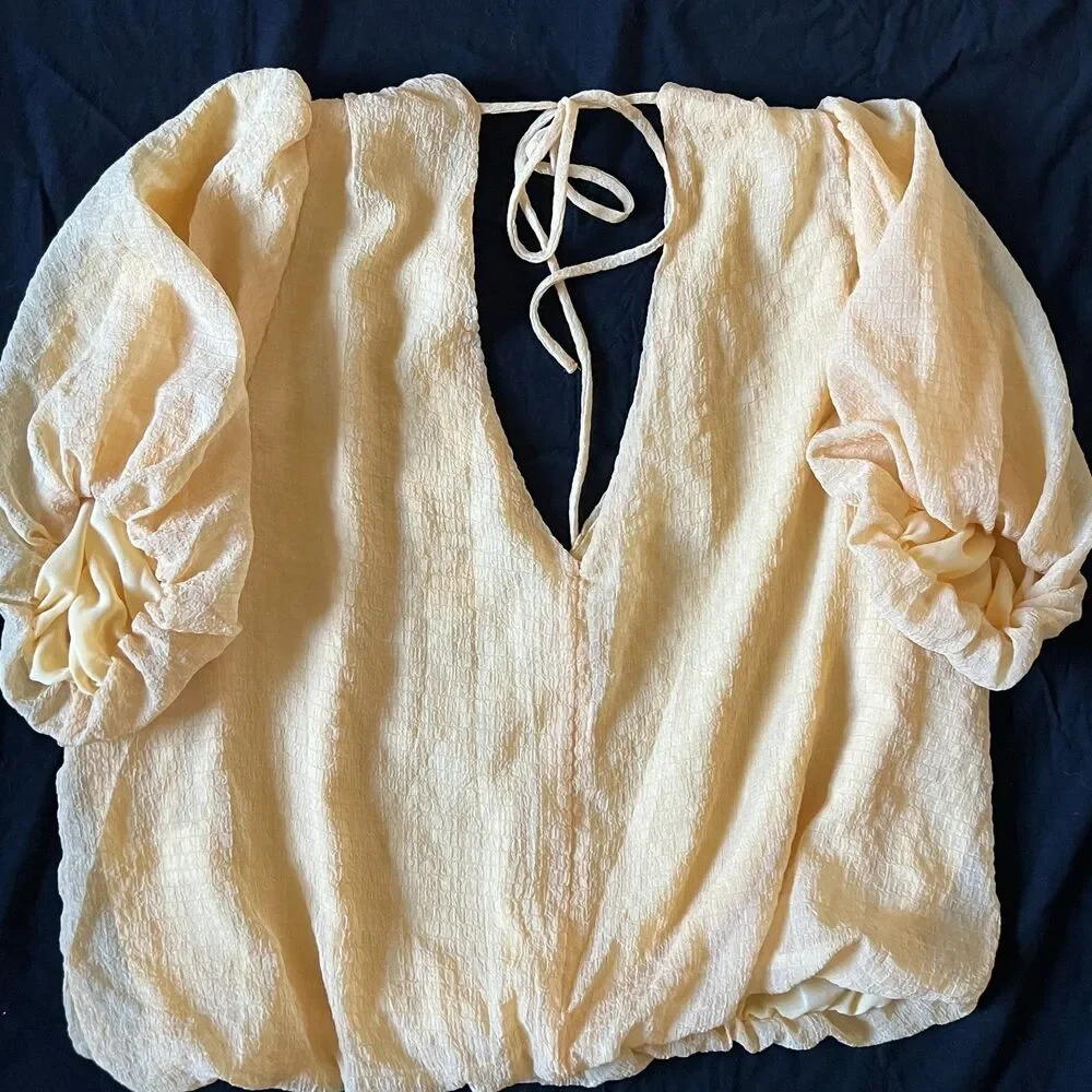 ASTR The Label Blouse XL yellow puff sleeves Gathered elastic hem NWT